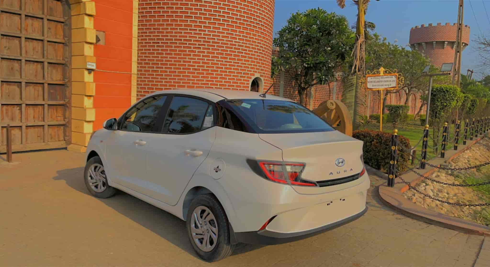 Top Luxury Car Hire in Bardoli, Surat Super Luxury Cars near me