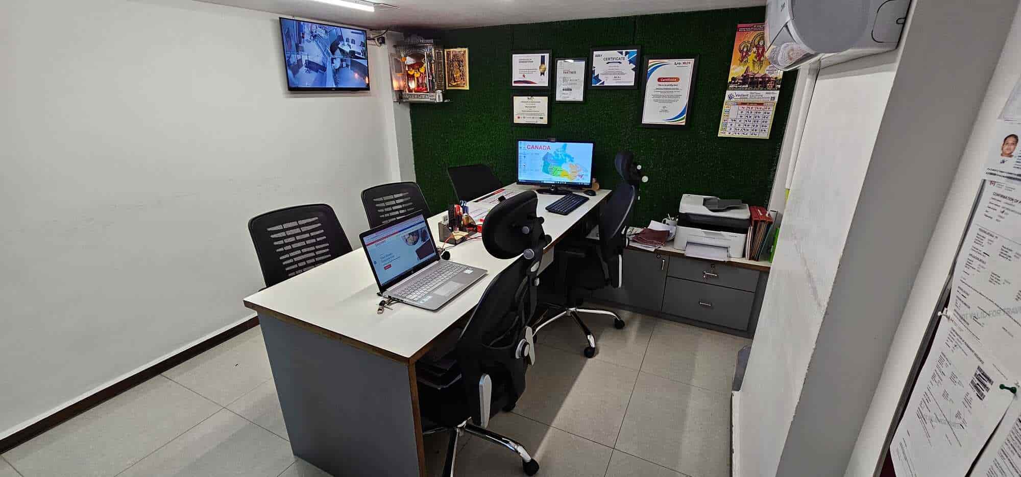 ジュナ Top Immigration Consultancy Services in Varachha Road, Surat