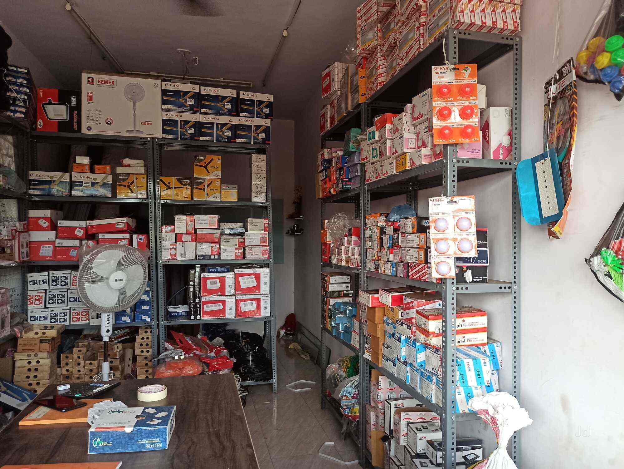 Yalangoch loli qizlarning fotosuratlari (lolilar pornosi)