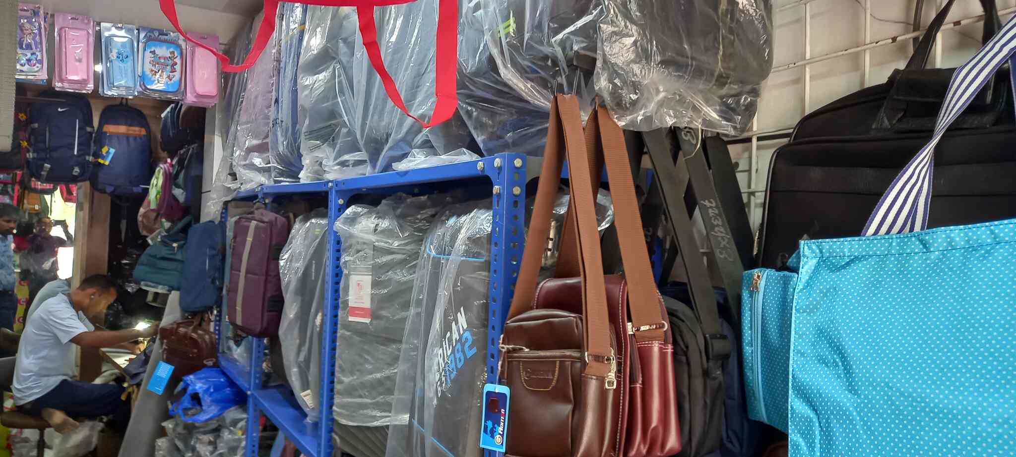 Top Skybags Bag Dealers in Surat Best Skybags Bag Dealers near me