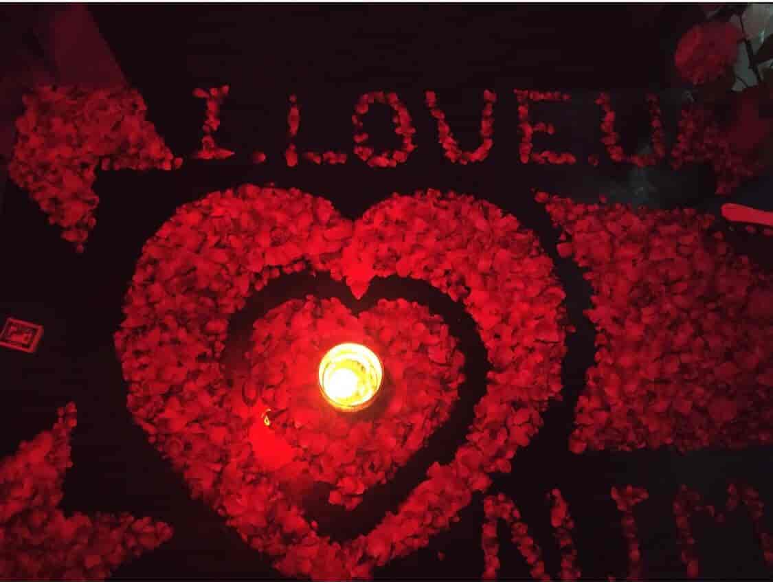 Candle Light Date N Dinner in Vesu,Surat Best North Indian