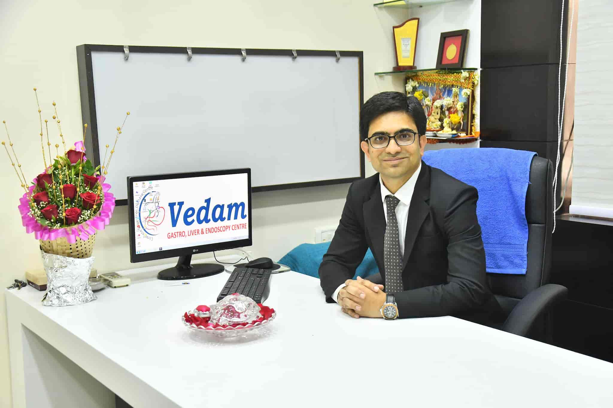 Dr. Pintu Bhakhar And Dr. Pallav Parikh in Lal Darwaja,Surat Best