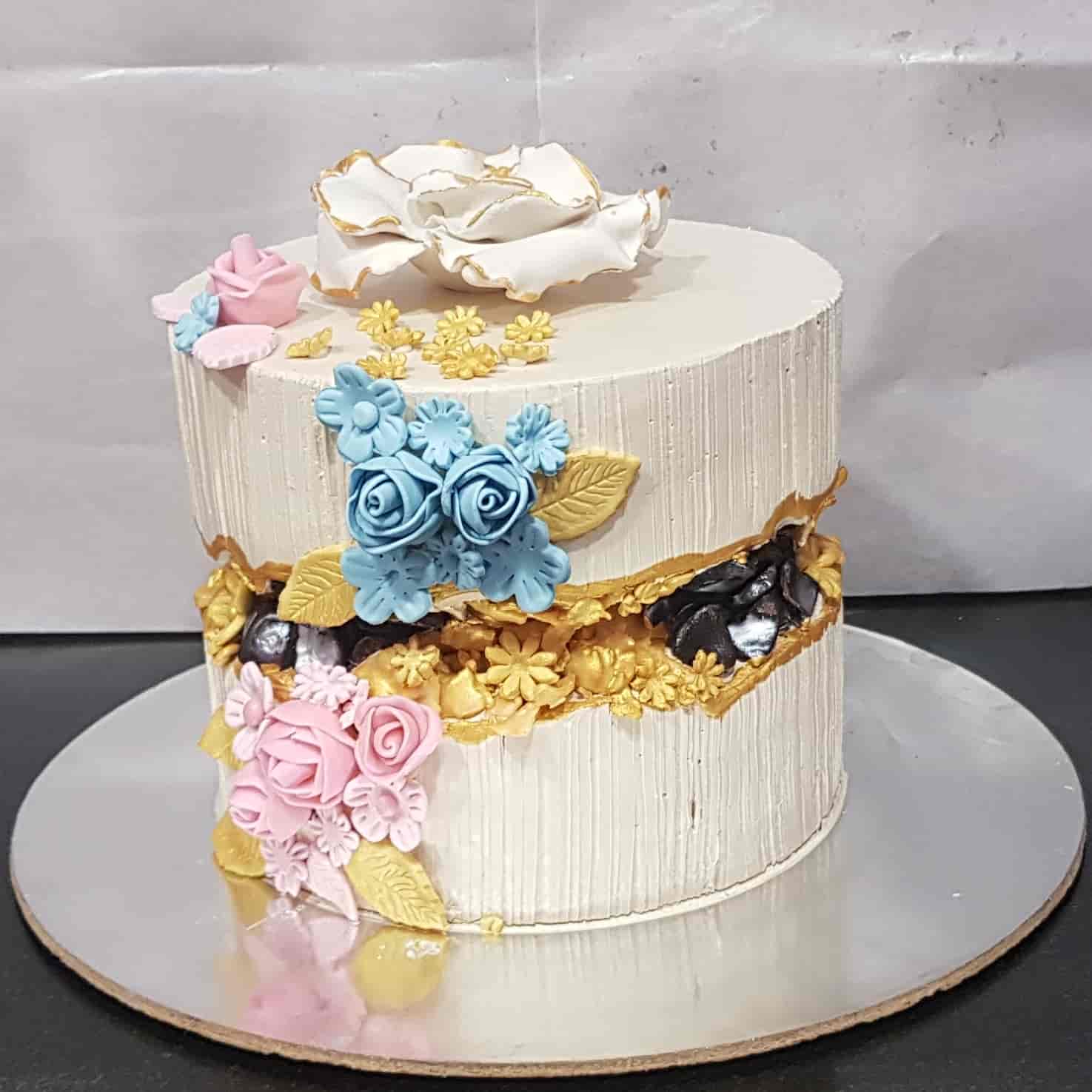 Desserts And More in Vesu,Surat Order Food Online Best Cake Shops