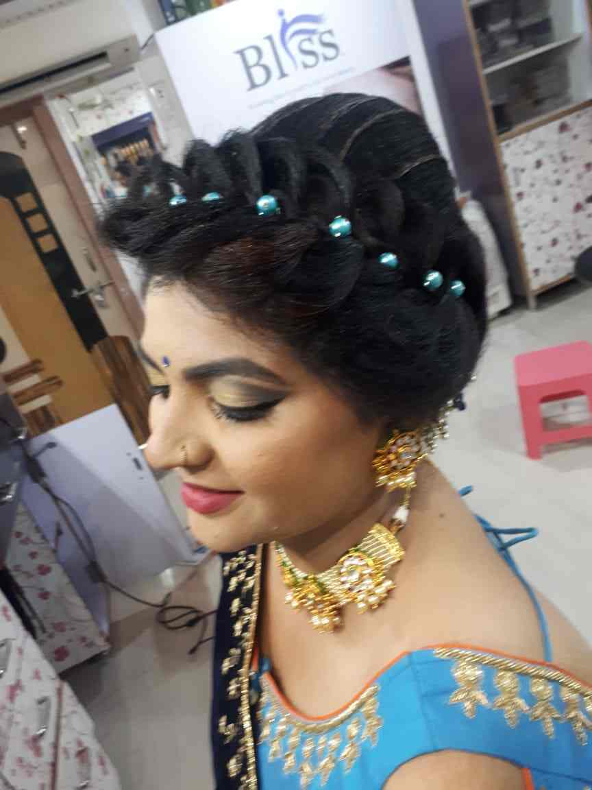 Indu Parlour & Classes in Varachha Road - Best Beauty Parlours in Surat - Justdial Indu Parlour & Classes in Varachha Road - Best Beauty Parlours in Surat - Justdial
