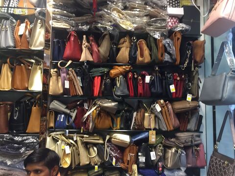 Baggit showroom in borivali sales