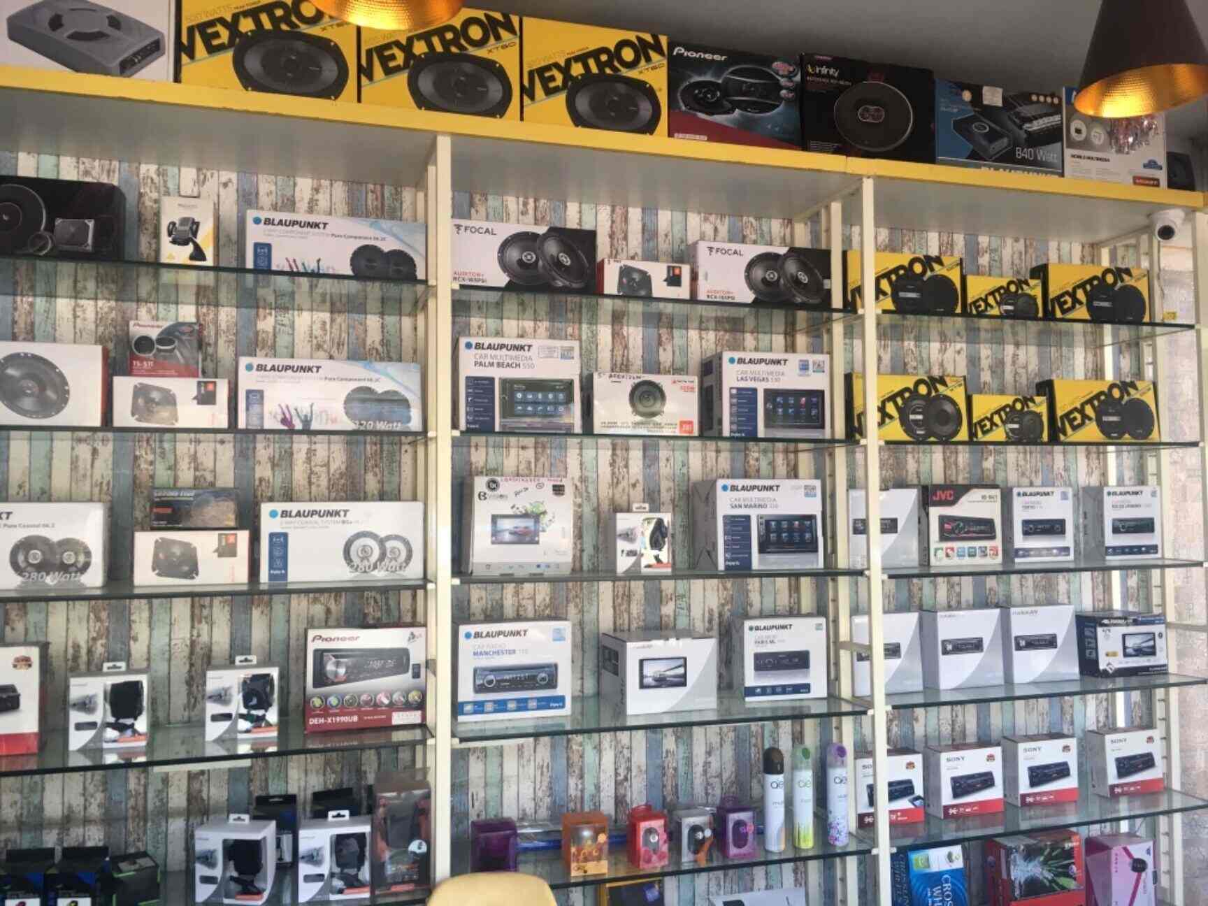 Cars Cafe in ManpadaThane West,Mumbai Best FordCar Accessory