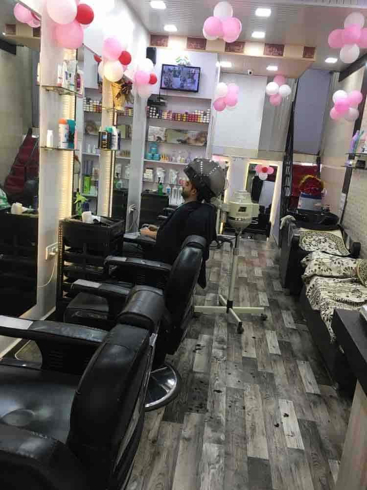 Magic Pro Family Salon in Ulhasnagar No 5,Mumbai Best Salons in