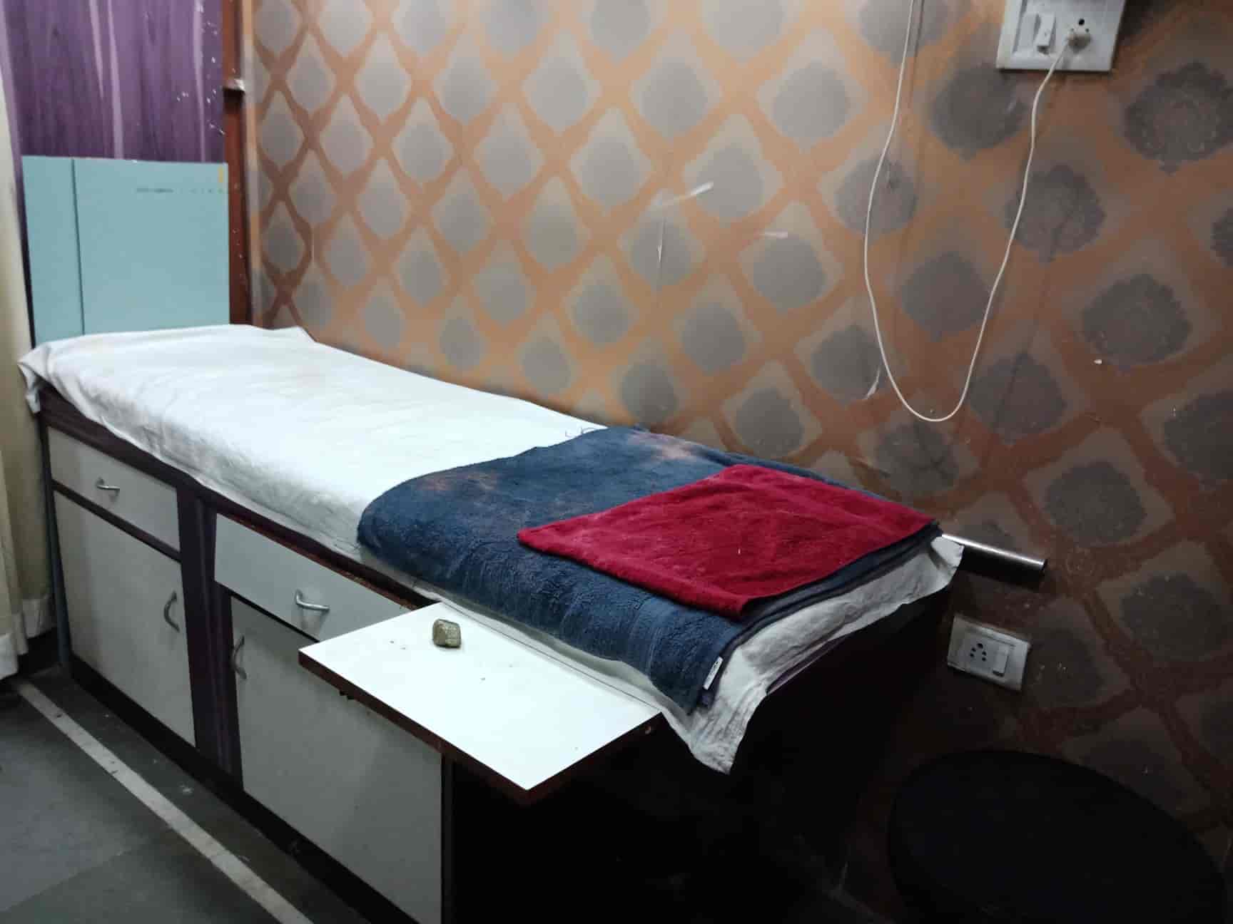 Top Mehandi Courses in Thane West, Thane Best Mehndi Design Course