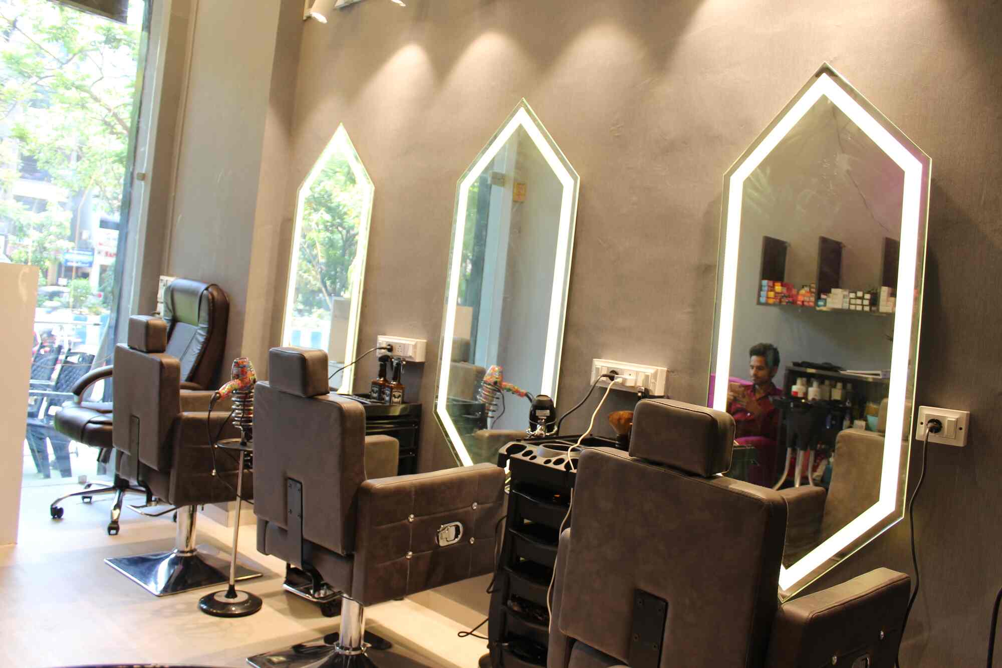 Titos India Unisex Salon in Mira Road East,Mumbai Best Unisex Salons