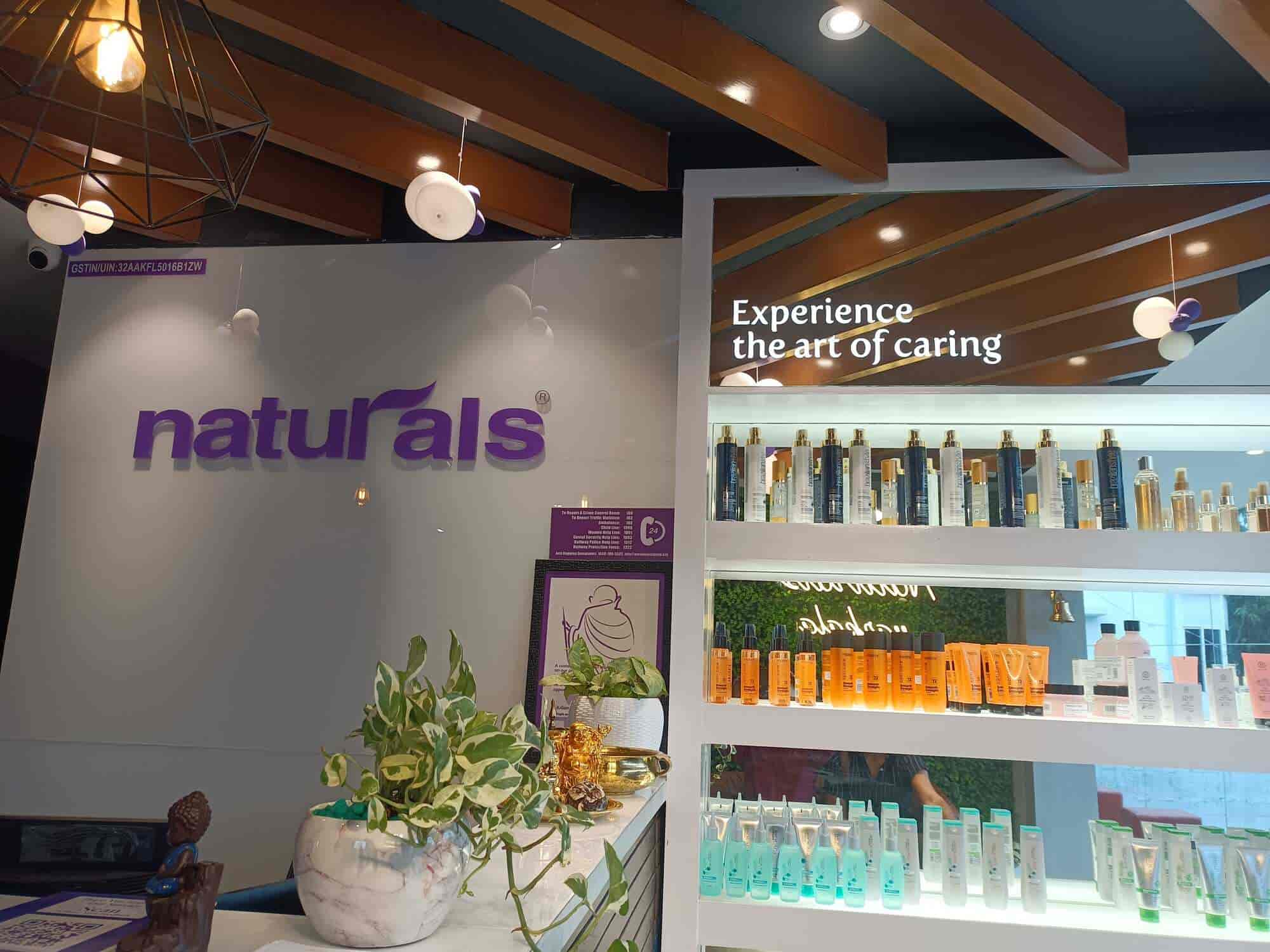 Naturals Salon