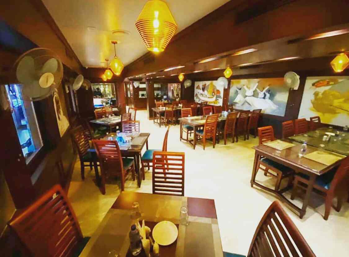 Top Restaurants in Pandits Colony RoadKowdiar, Thiruvananthapuram