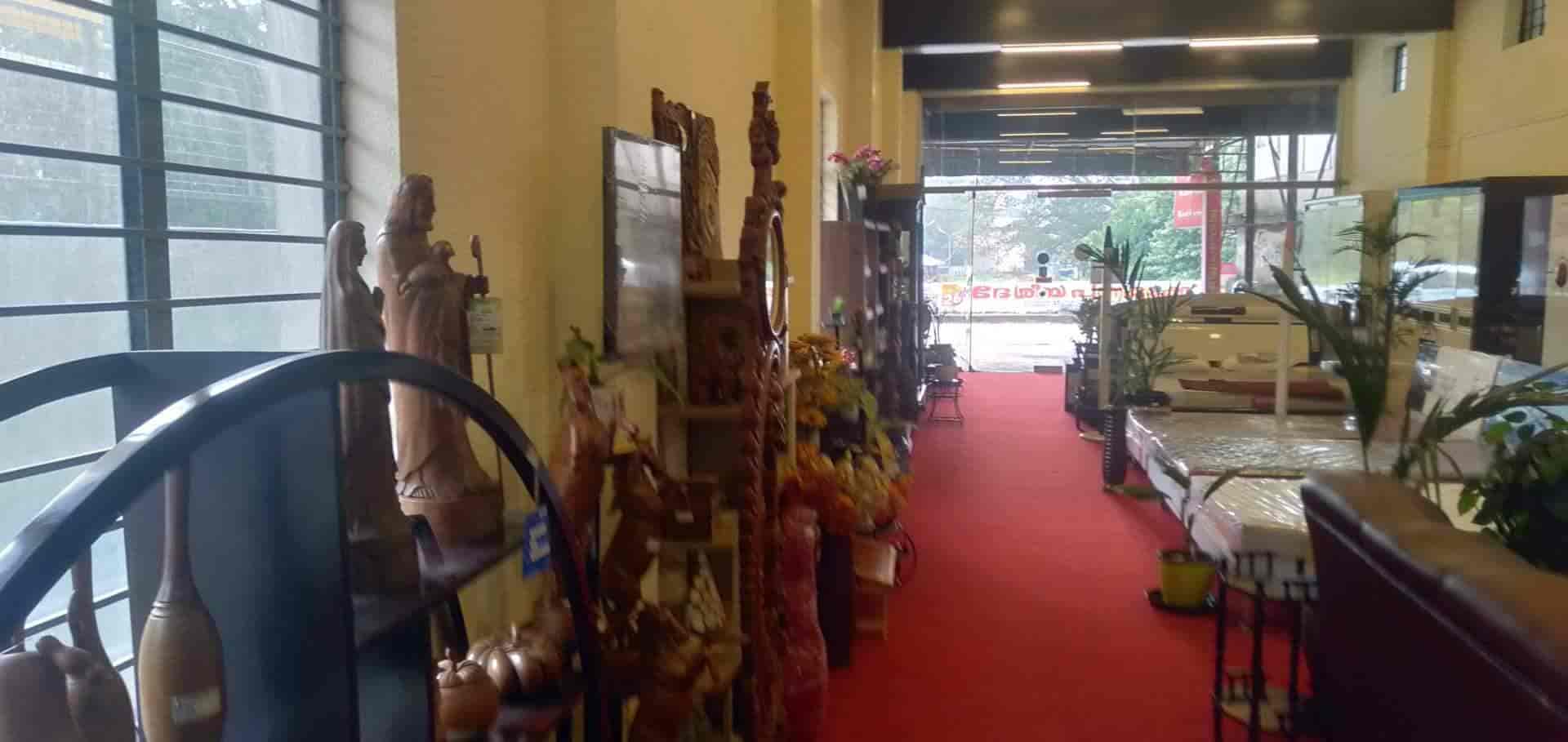 kuriachira yamaha showroom