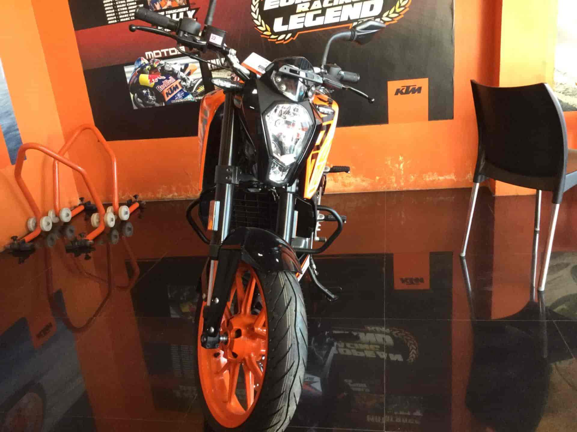 KTM Duke Dealers in Mannuthy, Thrissur 