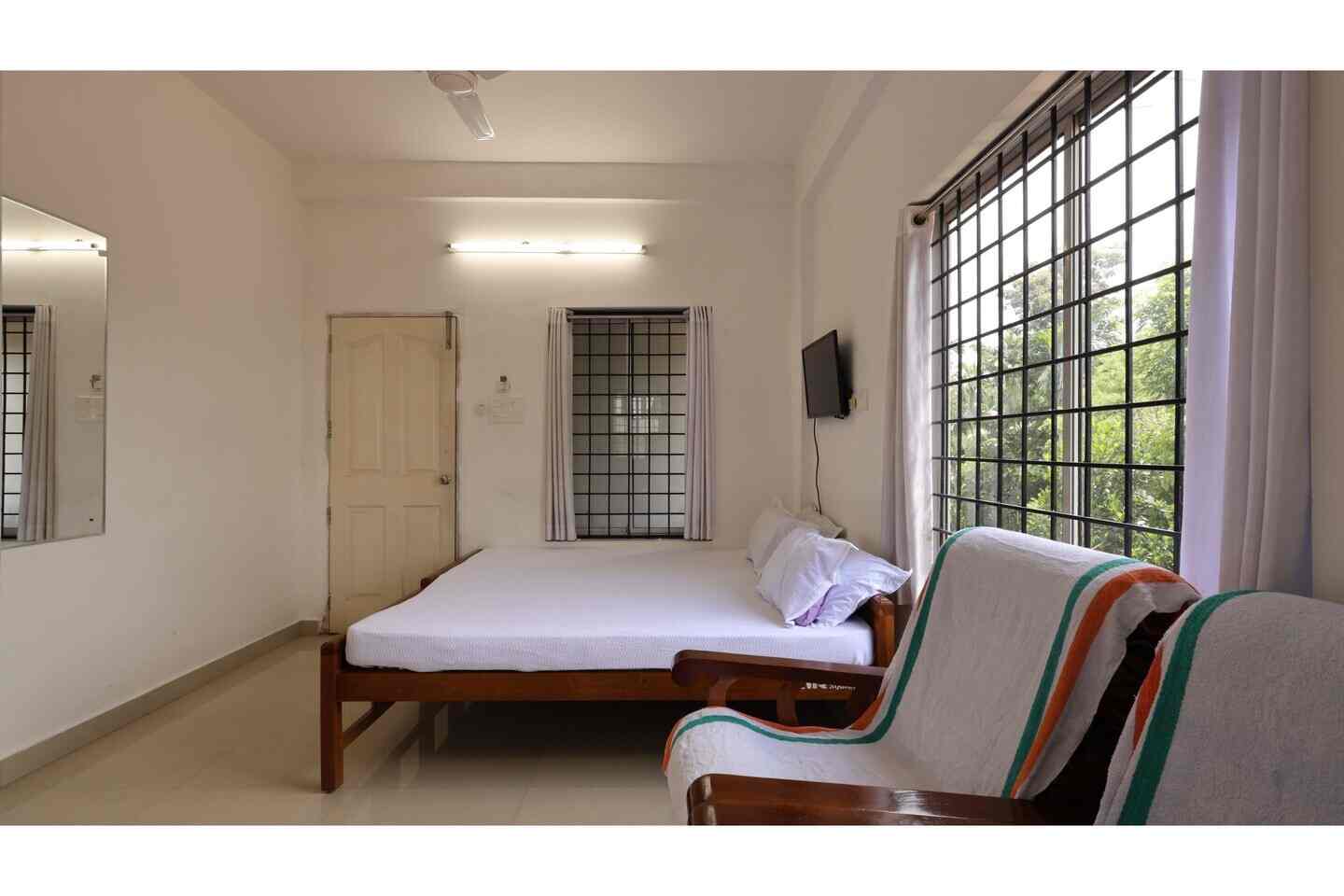 Ar Square Spot On Hotels In Thrissur Justdial
