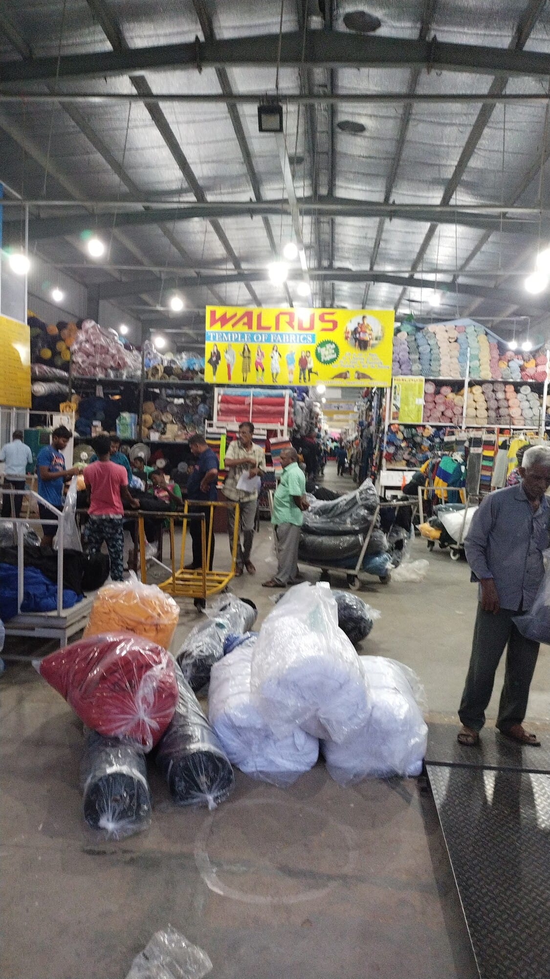 Top Woollen Fabric Wholesalers in Mumbai वूलन फैब्रिक व्होलेसलेर्स