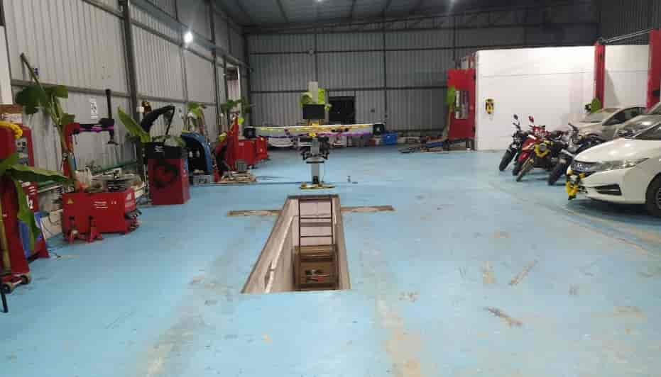 Ayngaran Grand Autos in P N Road,Tirupur Best MahindraCar Accessory