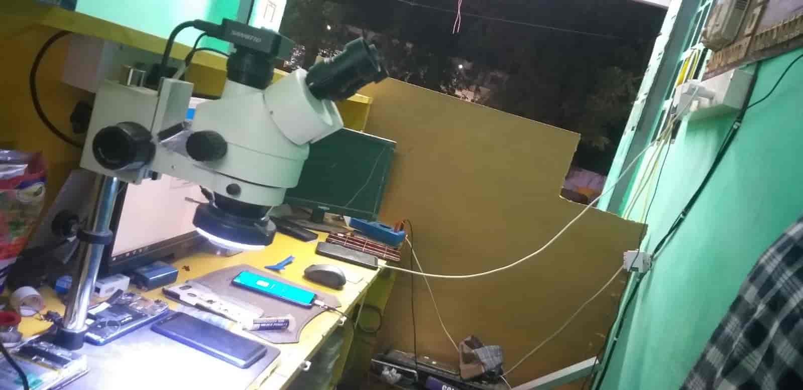 Flash Mobiles in Chinnakadai Street,Trichy Best SamsungMobile Phone