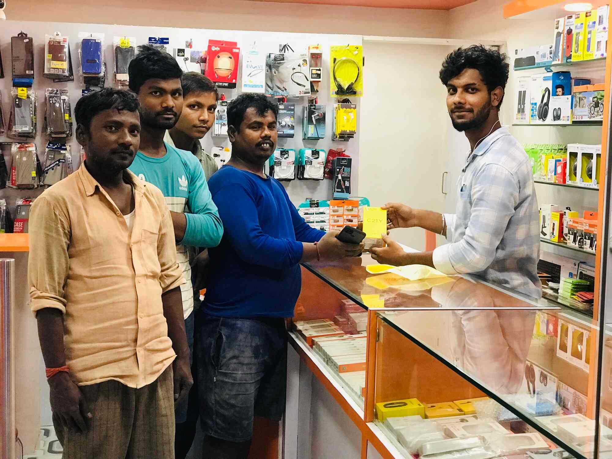 Fix store in Ponmalai Patti,Trichy Best SamsungMobile Phone Dealers