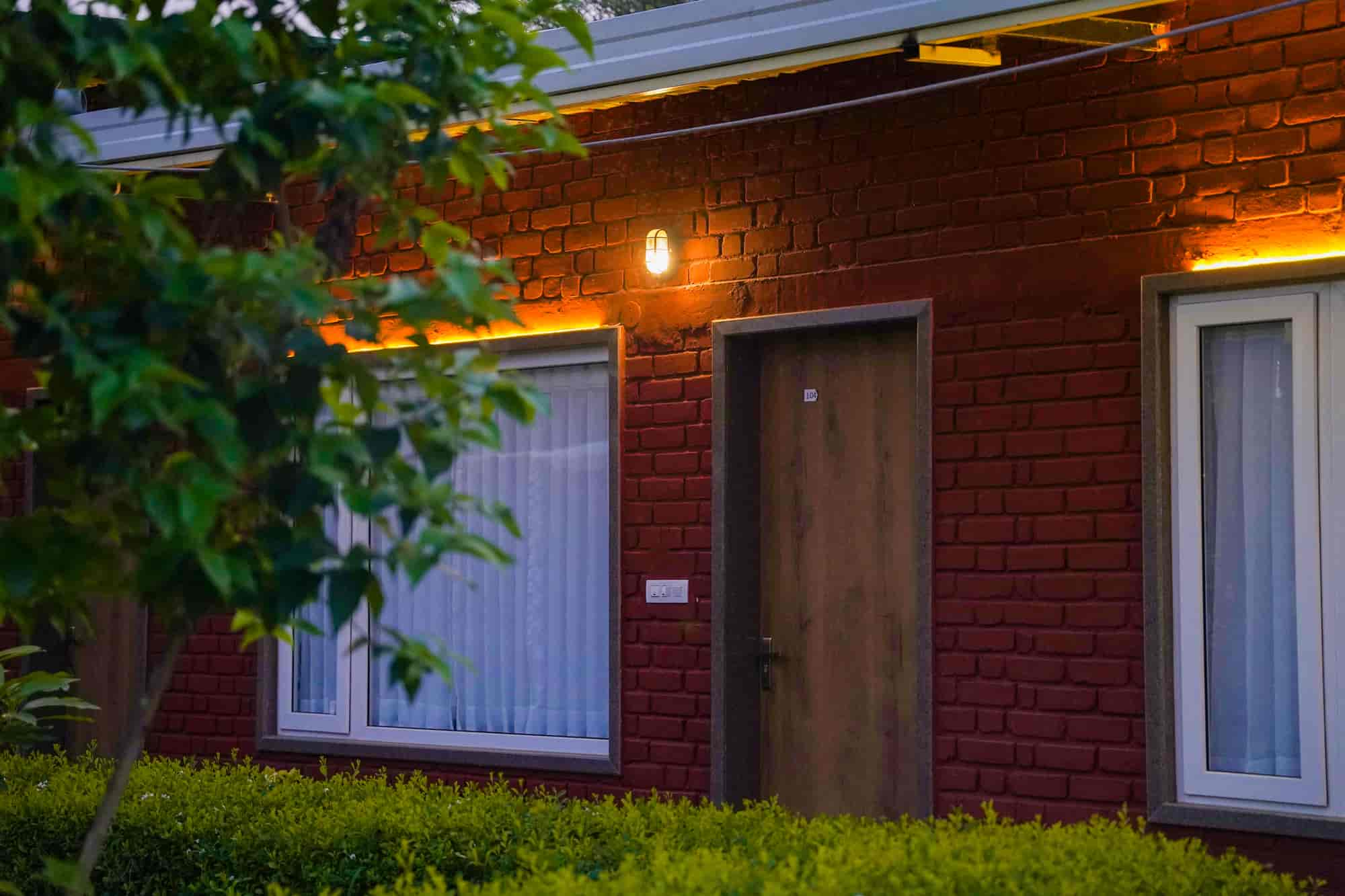 Book Abha Farms in Shobhagpura,Udaipurrajasthan Best Farm House On