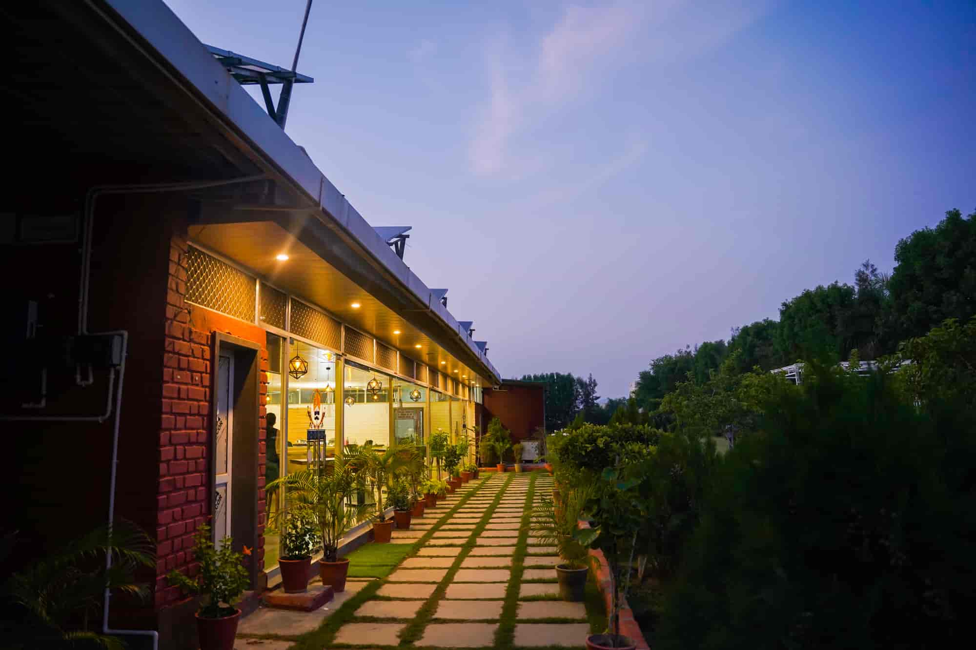 Book Abha Farms in Shobhagpura,Udaipurrajasthan Best Farm House On