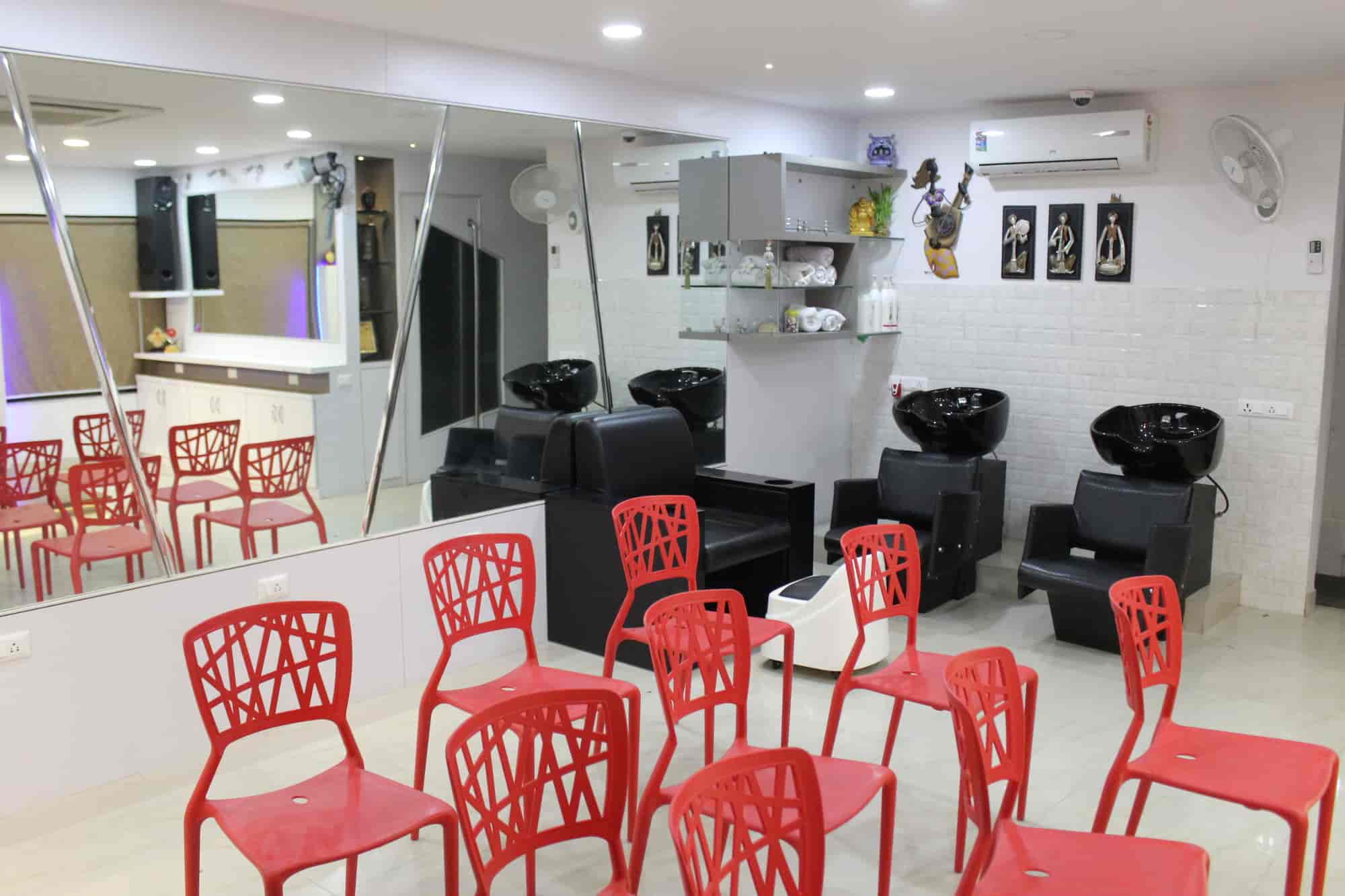 Top Beauty Parlour Classes For Women in UdaipurRajasthan Best Beauty