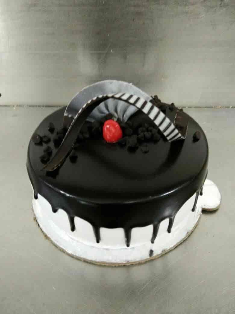 Discover more than 126 bakers lounge cakes super hot in.eteachers