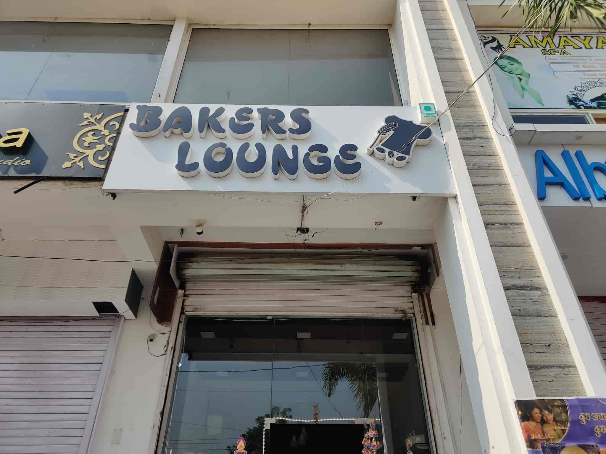 Discover more than 126 bakers lounge cakes super hot in.eteachers