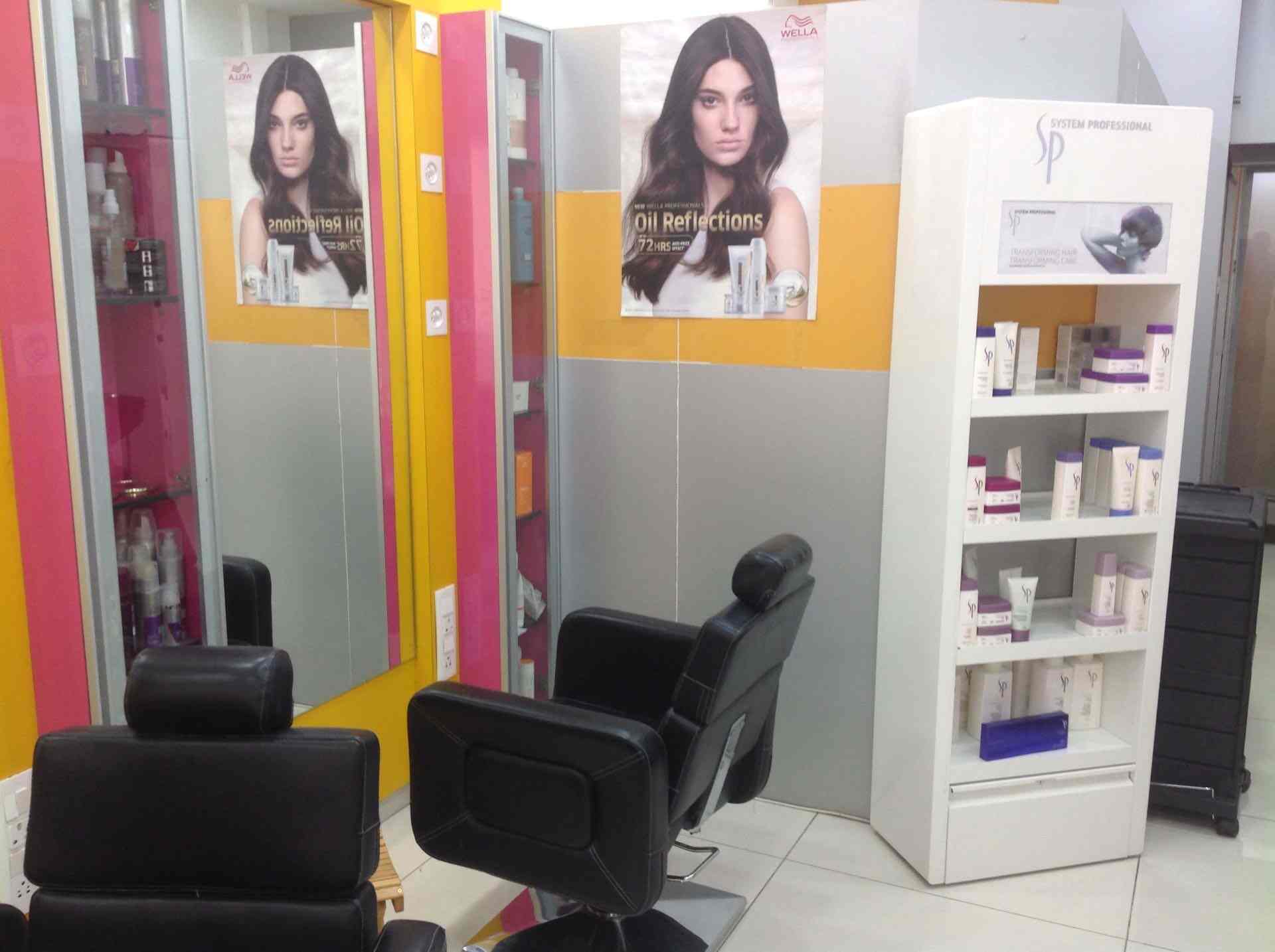 Top 10 Beauty Parlours For Nail Extension In Alkapuri Best Beauty Parlors For Acrylic Nail Extension Vadodara Justdial