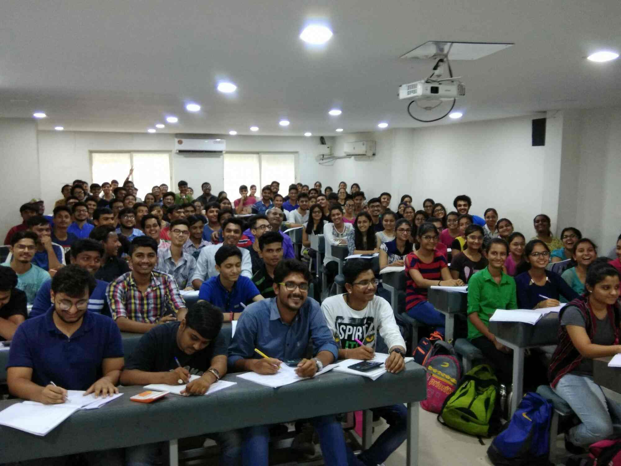 J K Shah Classes, Ellora Park Tutorials in Vadodara Justdial