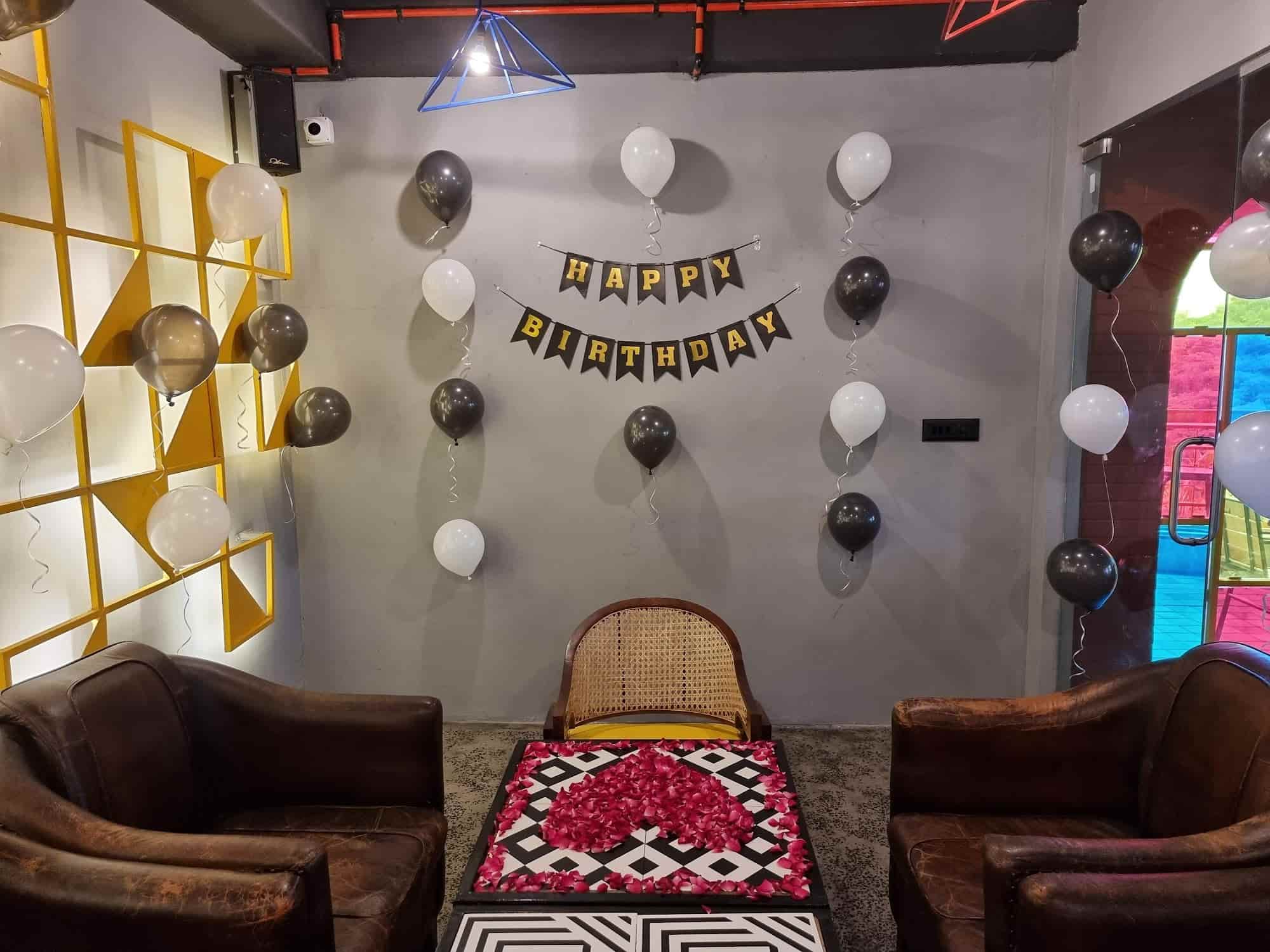 Times Cafe in Beside Shell Petrol Pump Akashwani,Vadodara Best Coffee