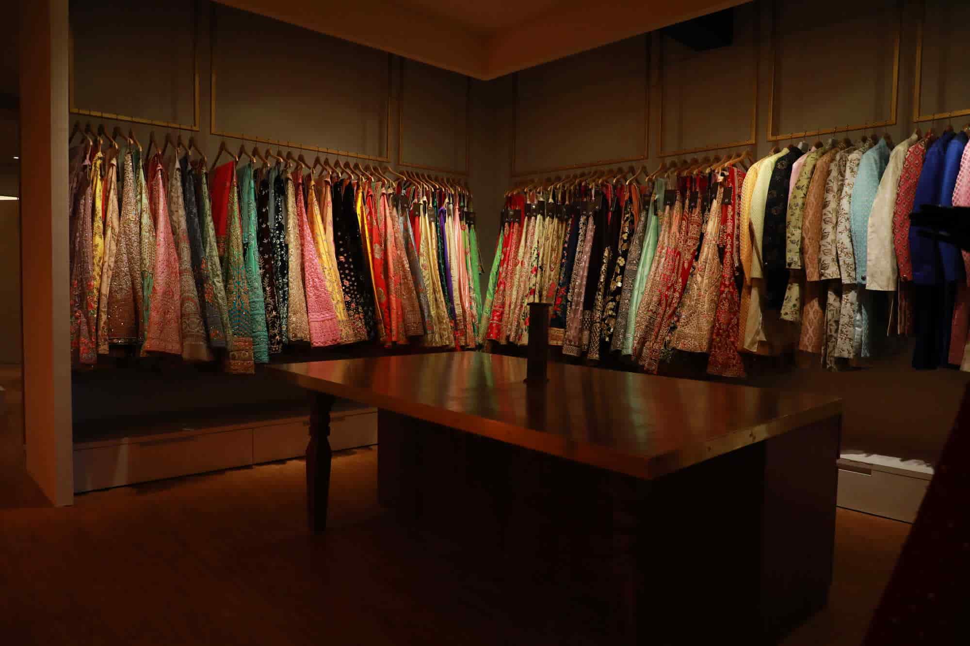 dress designer in vadodara A new landmark for luxury in Vadodara. , Watch as we explore the new sanctuary of heritageJiyas Designer Studio is now open at OP Road. For 20 years, The Founder and The Designer @purabidesai has