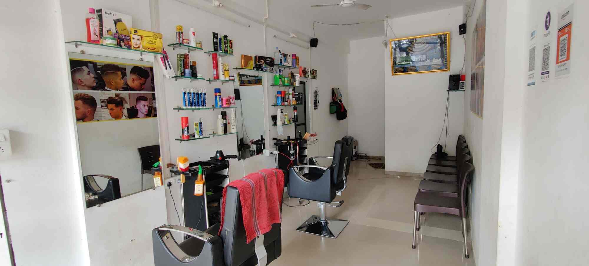 The Perfect Cut in Near Pvr Deep Cinema,Vadodara Best Salons in