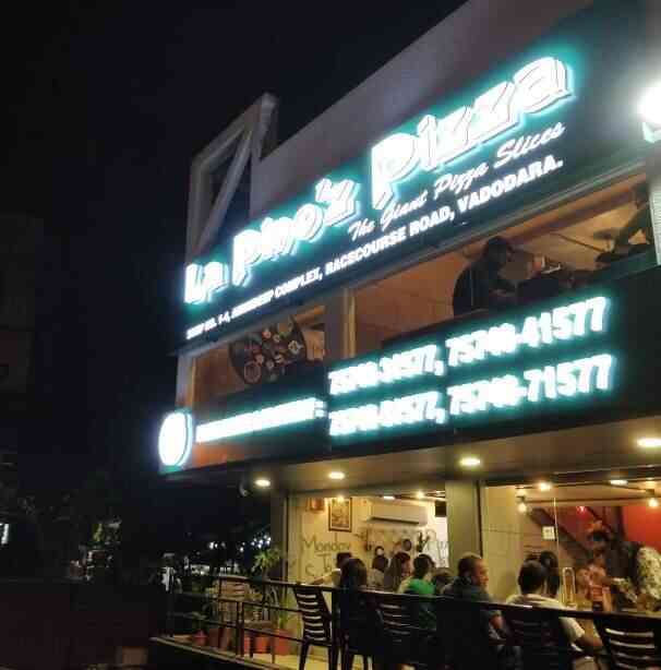 La Pinoz Pizza in Race Course Road,Vadodara Order Food Online Best Pizza Home Delivery