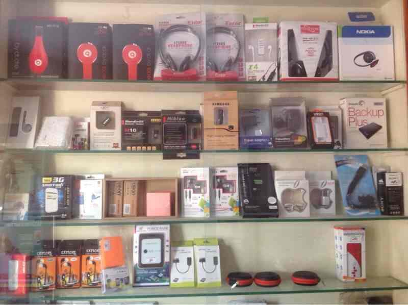 Aryan Communication in Gotri Road,Vadodara Best Mobile Phone