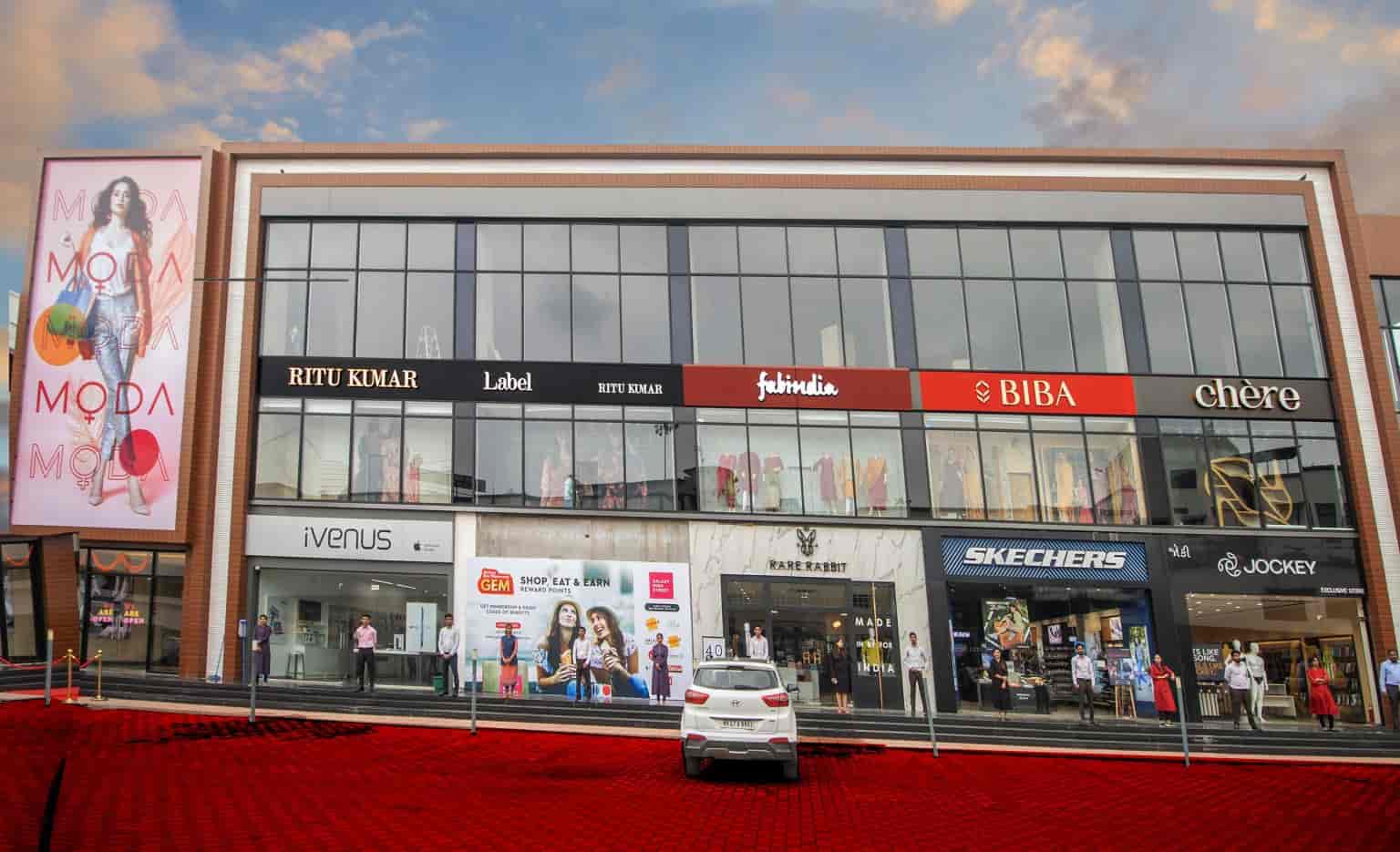 Galaxy High Street in Vapi Industrial Estate,Vapi - Best Shopping Centres  near me in Vapi