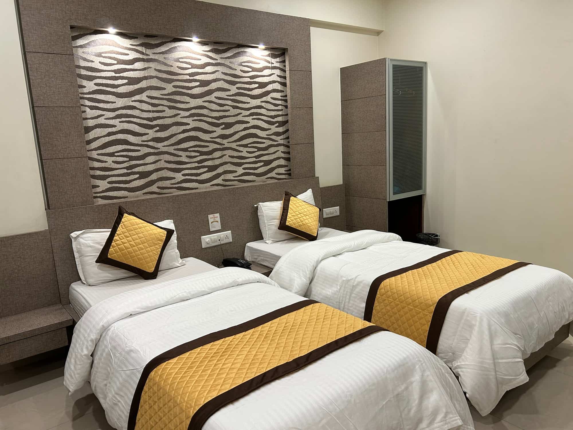Starts at 1,274/night* - Book Hotel Orange in Vapi Industrial Estate,Vapi - Best Hotels near me in Vapi - Justdial Starts at 1,274/night* - Book Hotel Orange in Vapi Industrial Estate,Vapi - Best Hotels near me in Vapi - Justdial