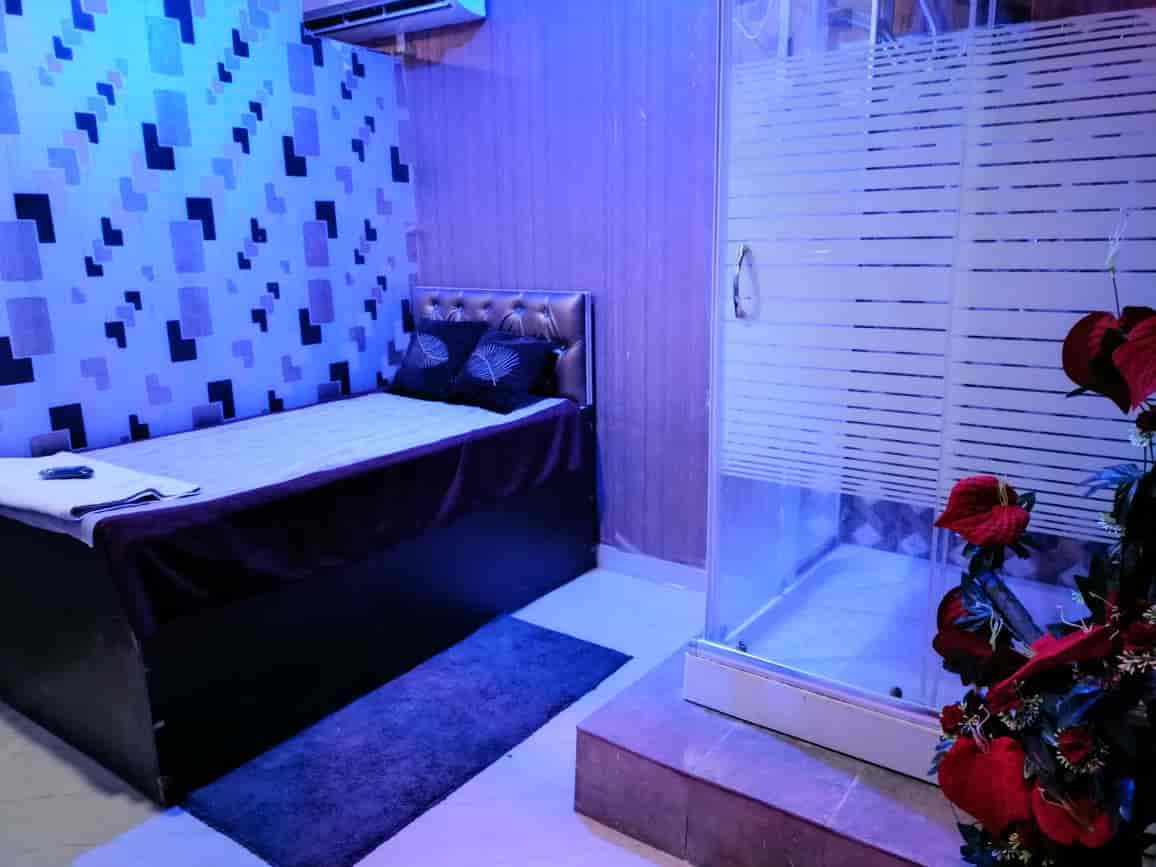 Golden Door S Pa and Saloon in Sigra,Varanasi Best Body Massage