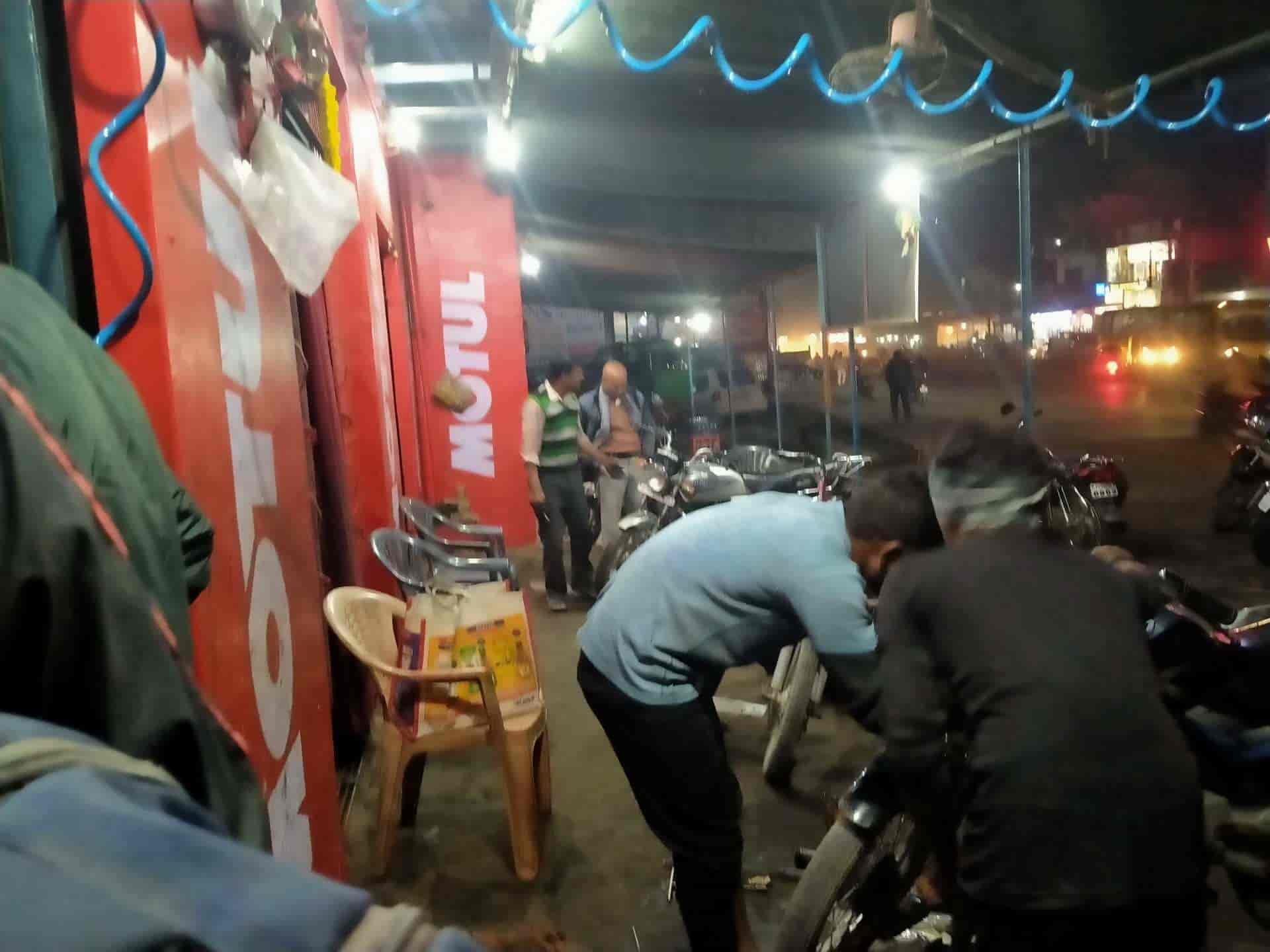 Rajesh AUTO SPARE PARTS & Service Center in Kandawa Varanasi,Varanasi