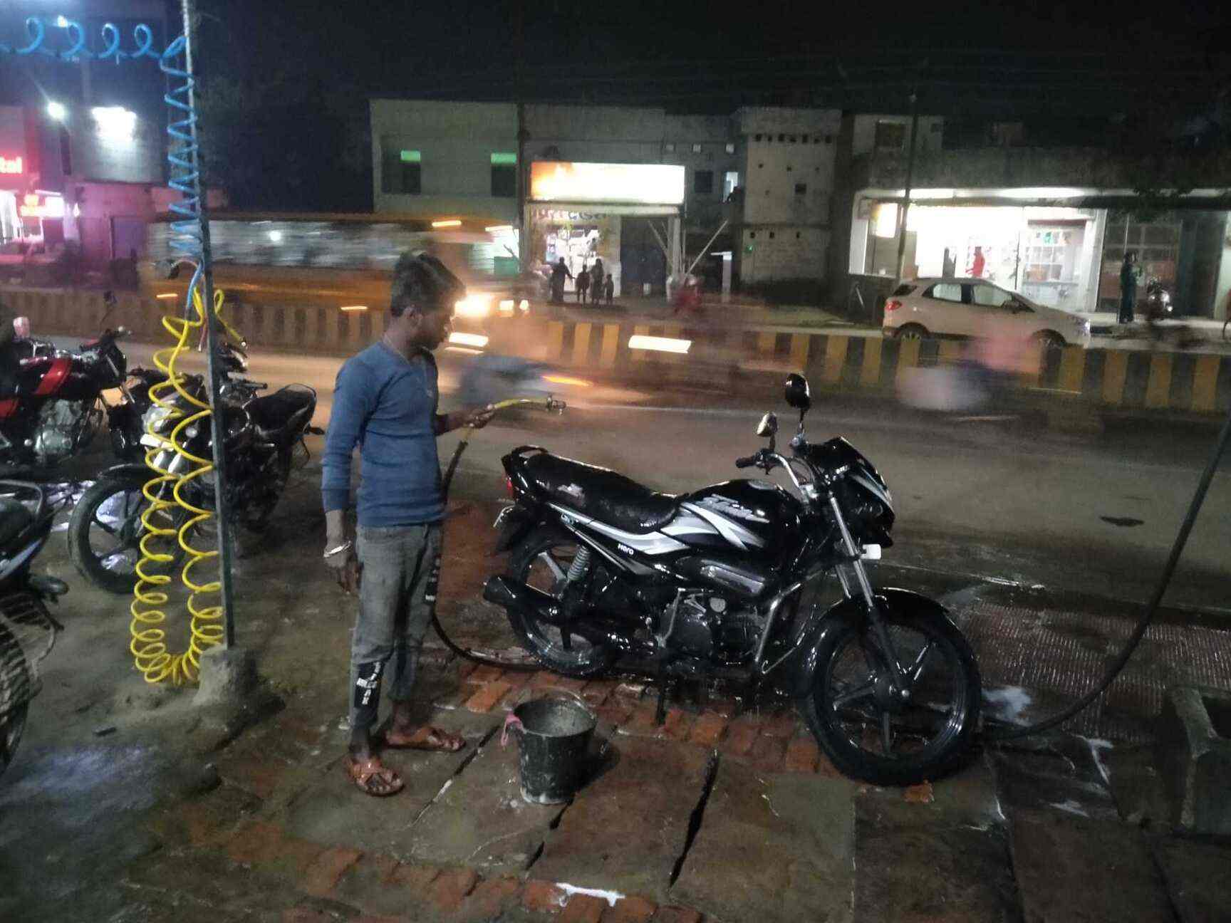 Rajesh AUTO SPARE PARTS & Service Center in Kandawa Varanasi,Varanasi