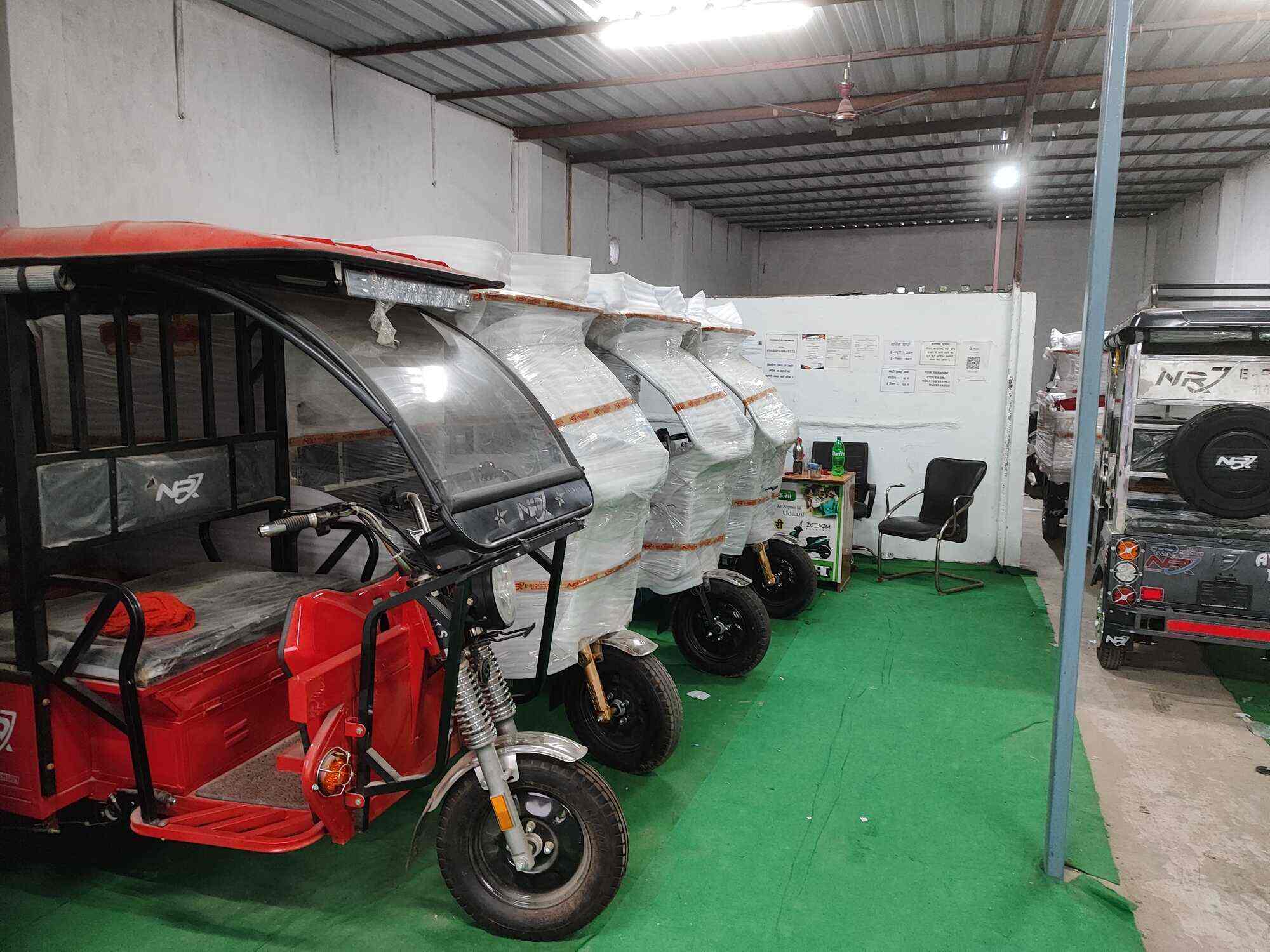 Top Two Wheeler Dealers in Nai Basti, Varanasi - Best Motorcycle