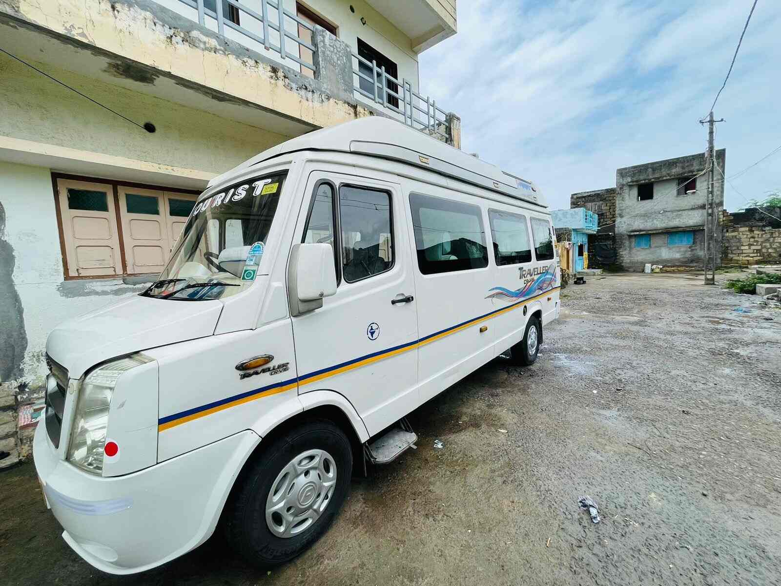 Shiv Shakti Tours & Travels in Veraval Tower Chowk,Veraval Best Car