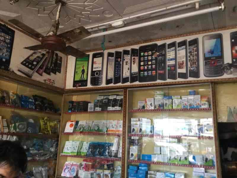 Saradha Cell Point in Hanuman Junction,Vijayawada Best NokiaMobile Phone Dealers in