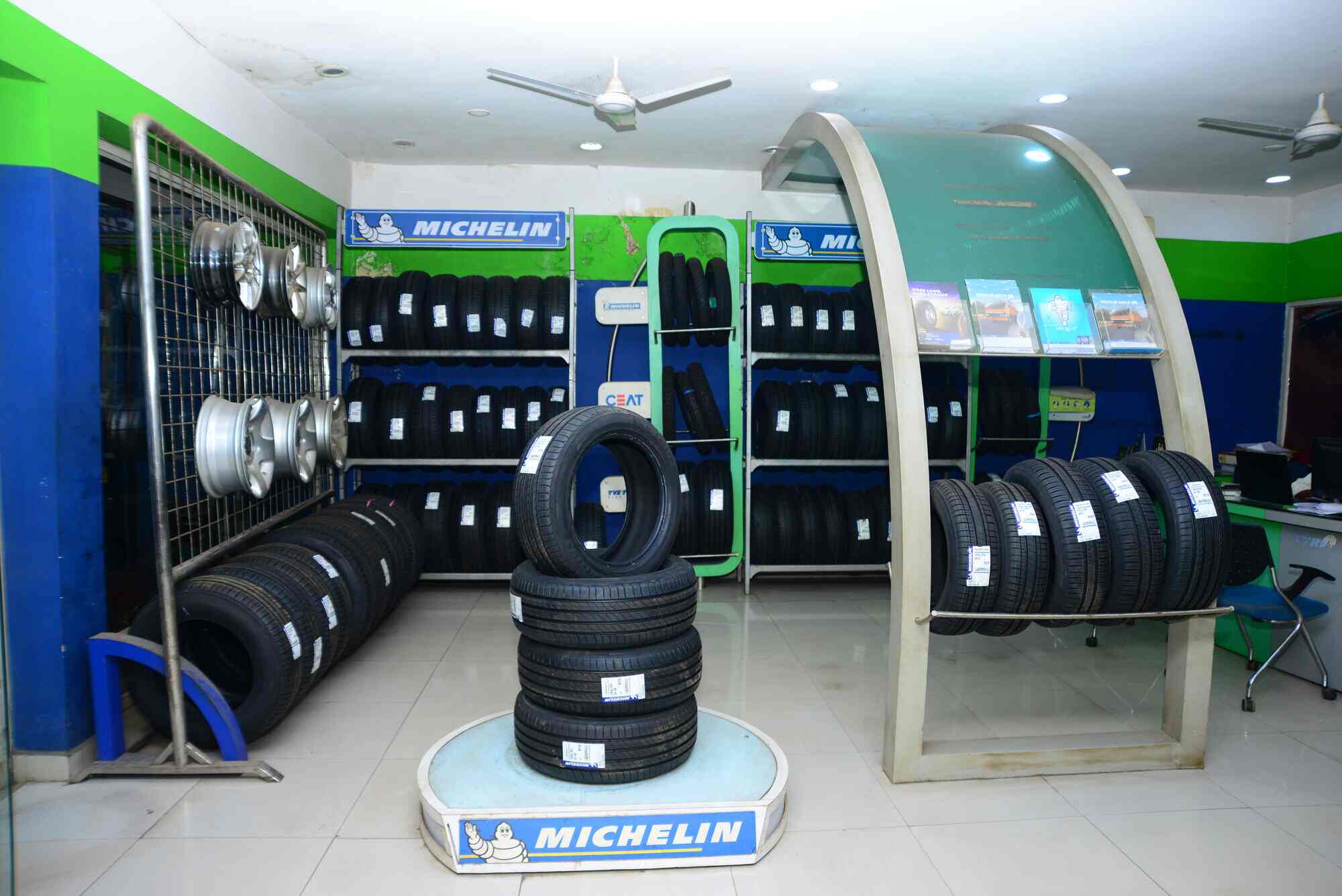 Krishna Wheel Care in Vijayawada Ho,Vijayawada Best Wheel Alignment