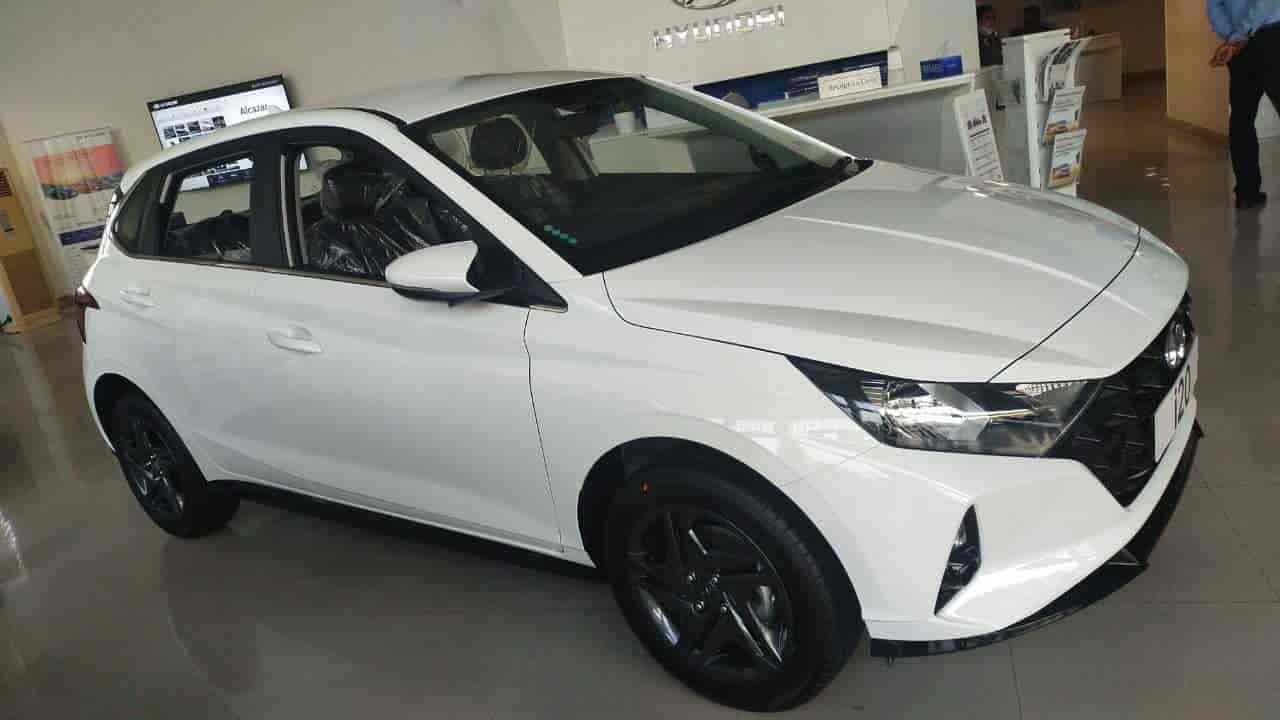 M R Self Drive Cars in Gandhi Nagar,Vijayawada Best Car Rental For