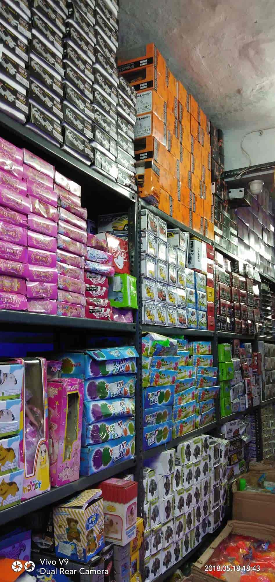 wholesale toy shop near me