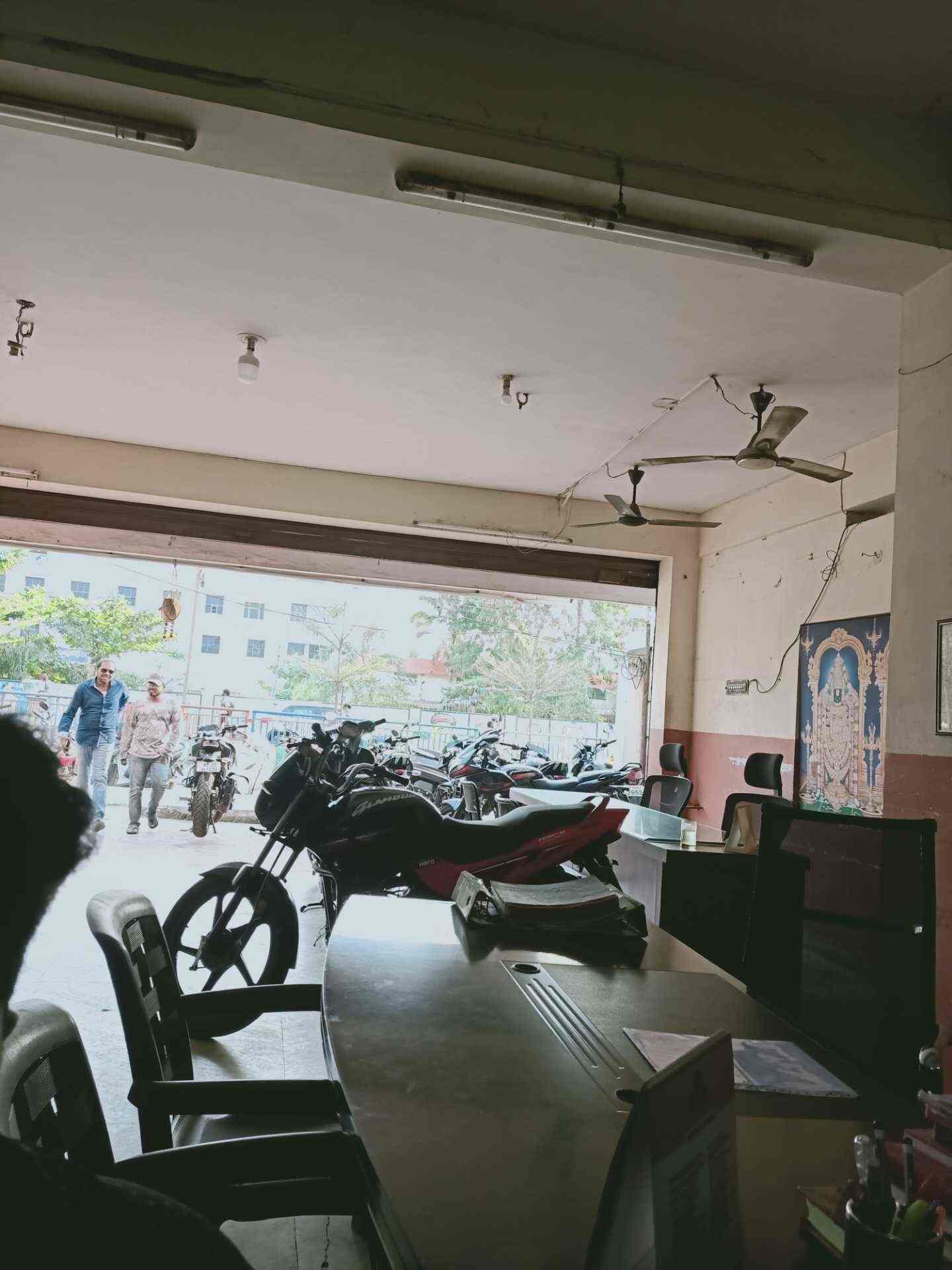 Varun Motors in LB COLONY,Vizianagaram Best HondaMotorcycle Dealers