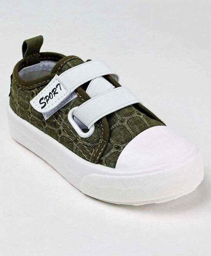 cute walk by babyhug canvas shoes