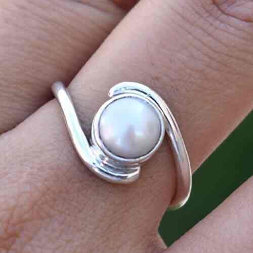 silver ring moti