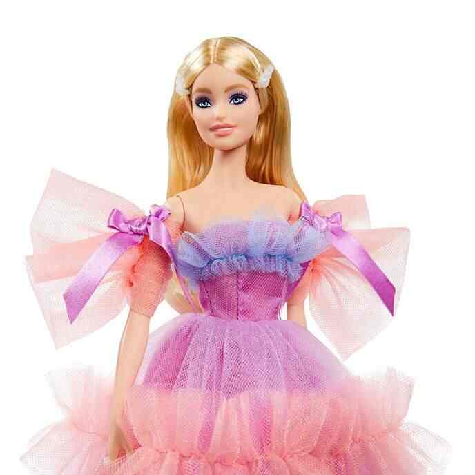 Shanaya Kapoor exudes Barbie vibes in pink dress  Hindi Movie News  Times  of India