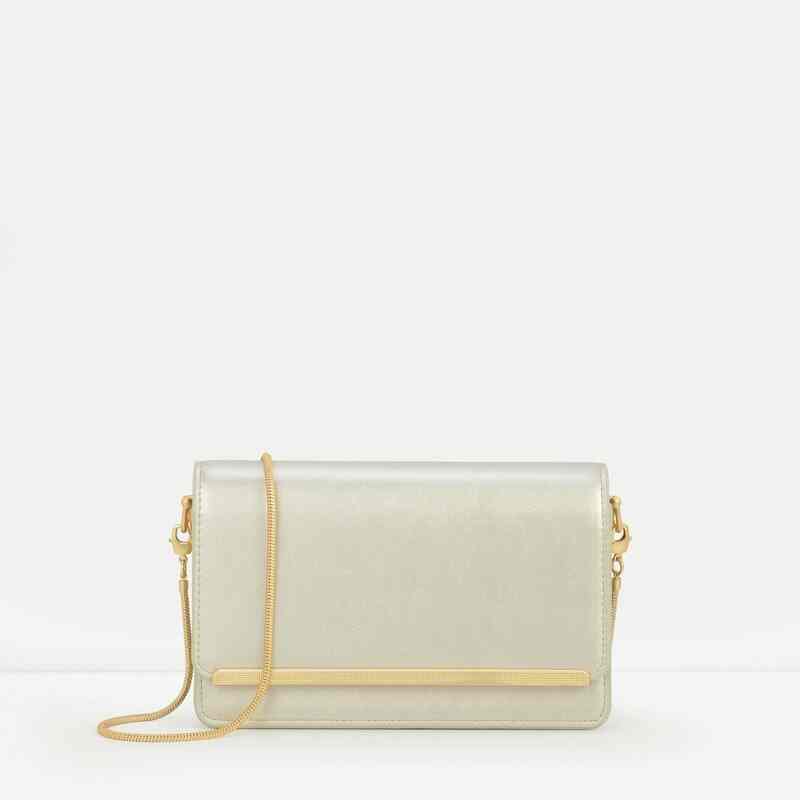 charles and keith clutch